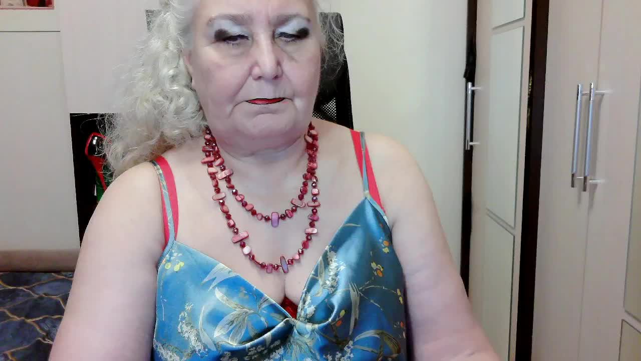 GrannyWants Cam Model Chat November 2, 2025