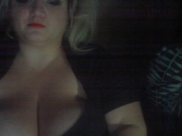 KrystaAhlMagic Cam Model Chat November 2, 2025