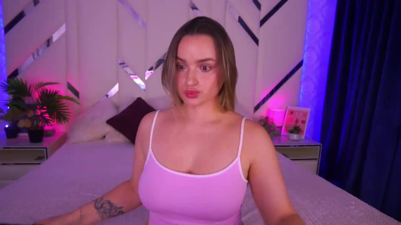 FloraGreys Cam Model Chat November 2, 2025