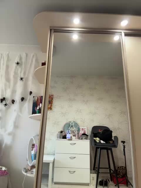 HOT_honey Cam Model Chat November 2, 2025