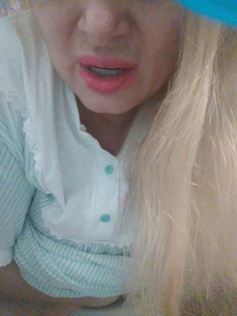 MonaMonako Cam Model Chat November 2, 2025