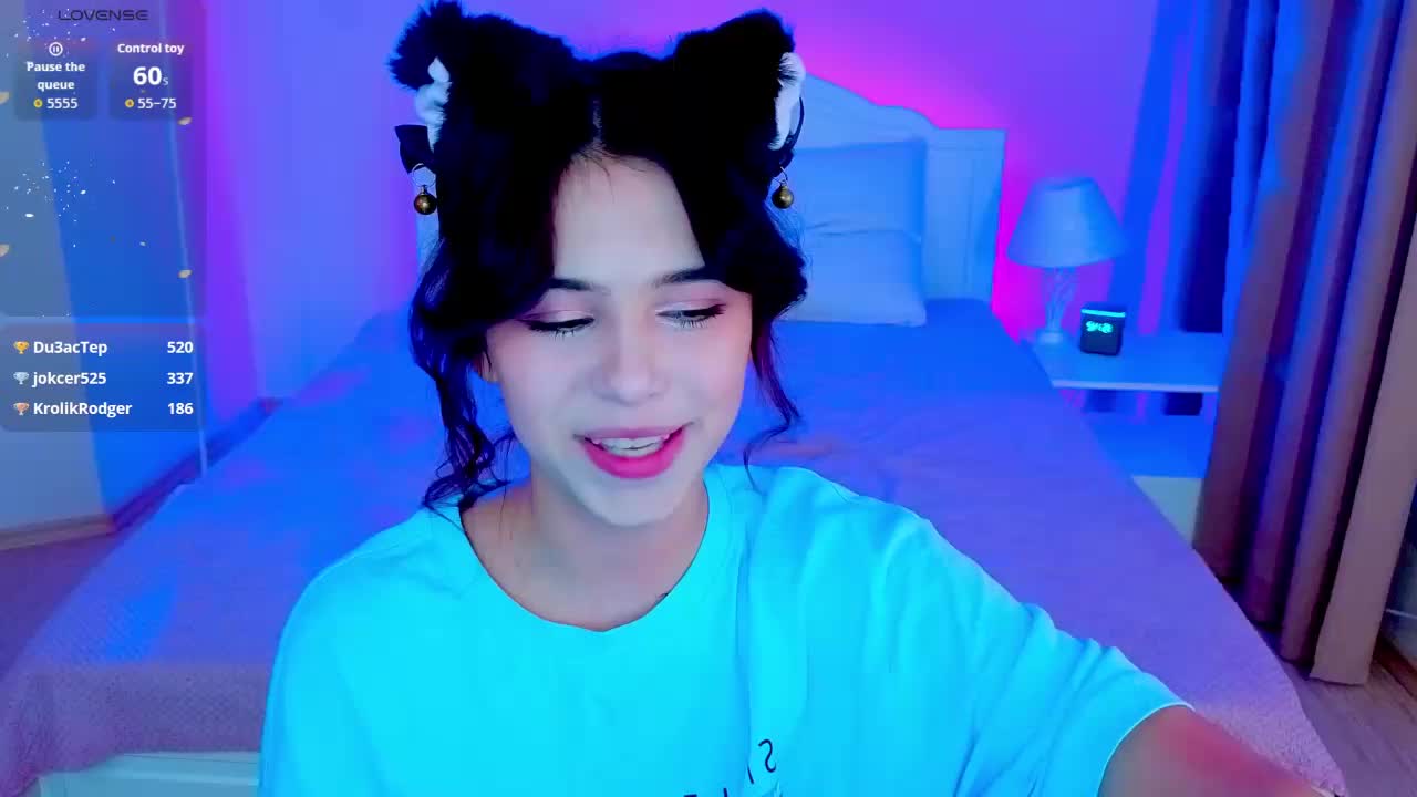 CoralineJones Cam Model Chat November 2, 2025