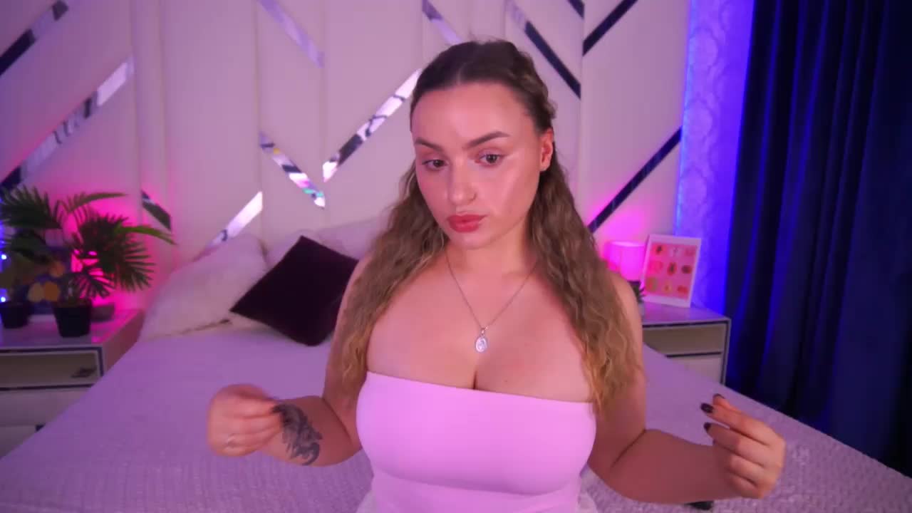 FloraGreys Cam Model Chat November 2, 2025