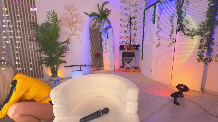 mikkixmeow Cam Model Chat November 2, 2025