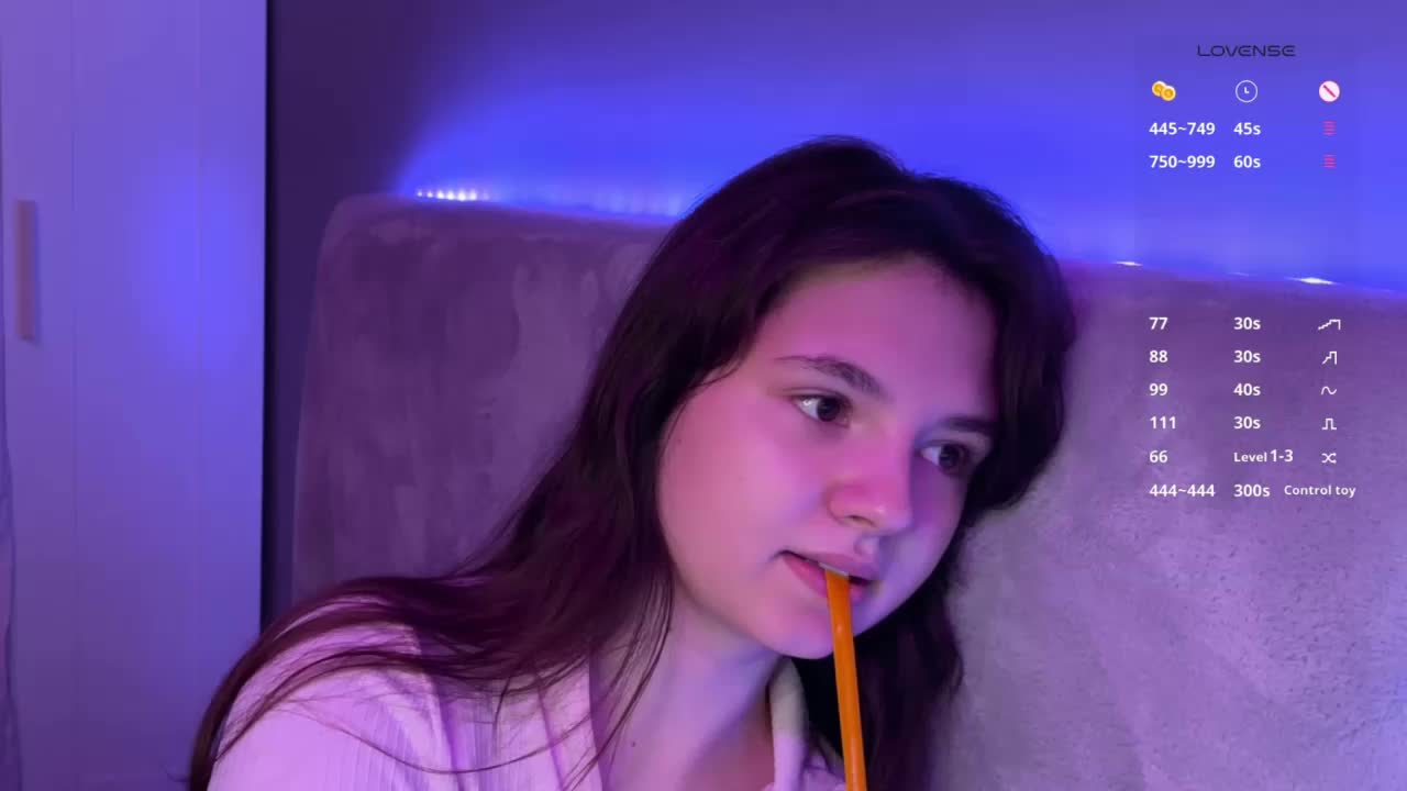 AlisaGold- Cam Model Chat November 2, 2025