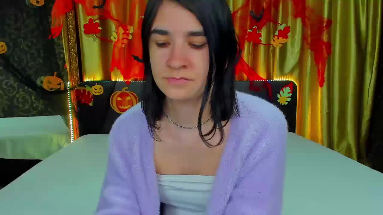 Polly-Love Cam Model Chat November 2, 2025