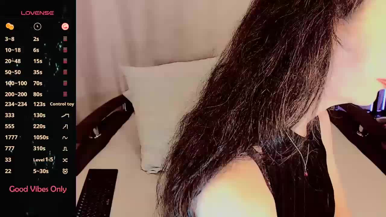 LunaTenebriss Cam Model Chat November 2, 2025