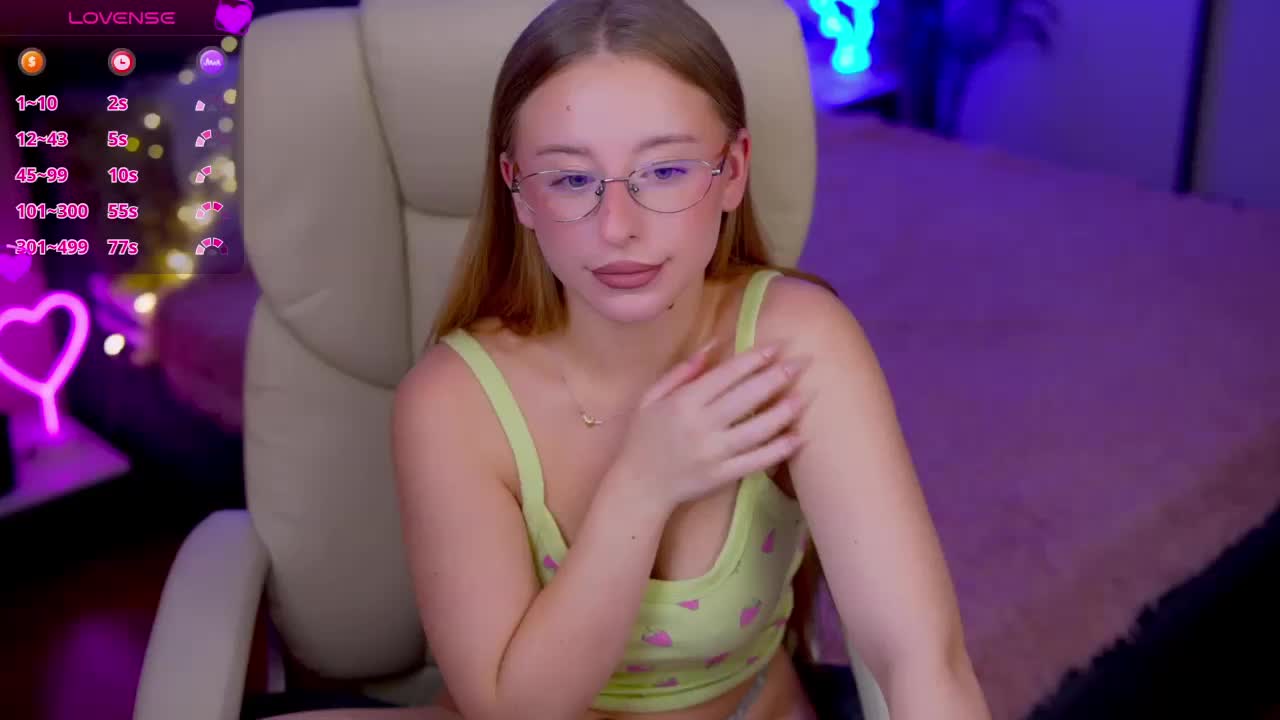 SilverrMoon Cam Model Chat November 3, 2025