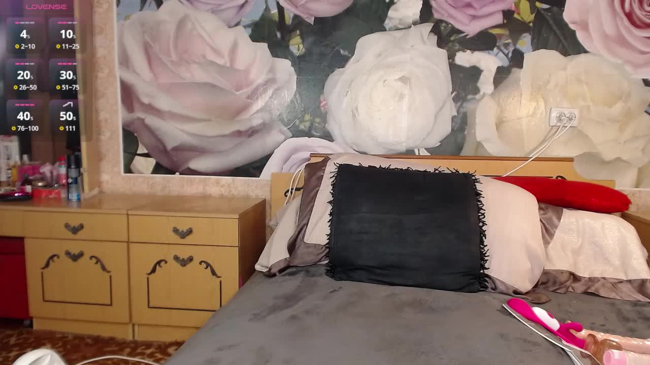 -Karolina555- Cam Model Chat November 3, 2025