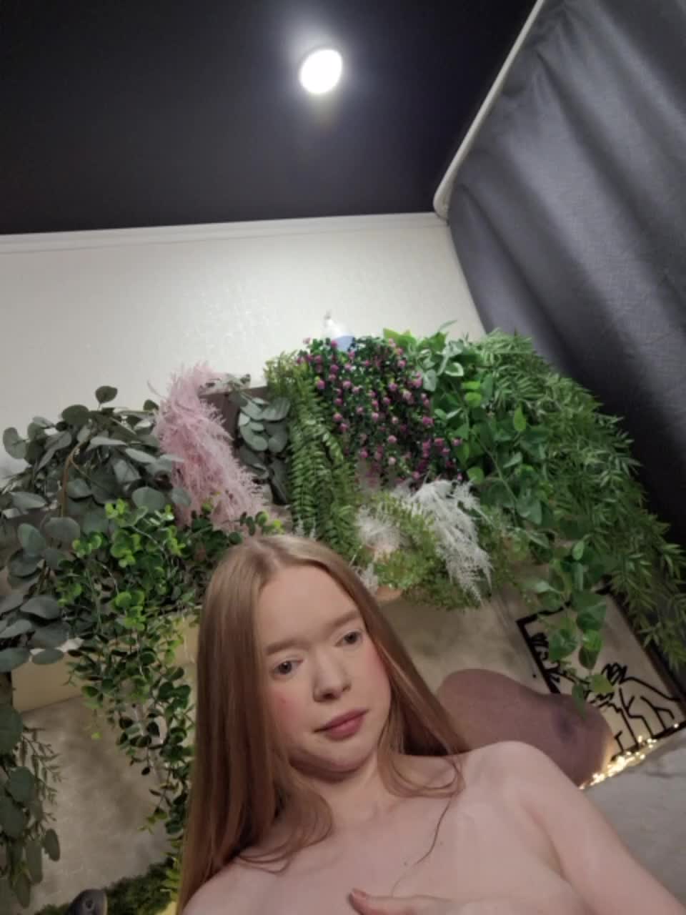 -scyrim- Cam Model Chat November 3, 2025