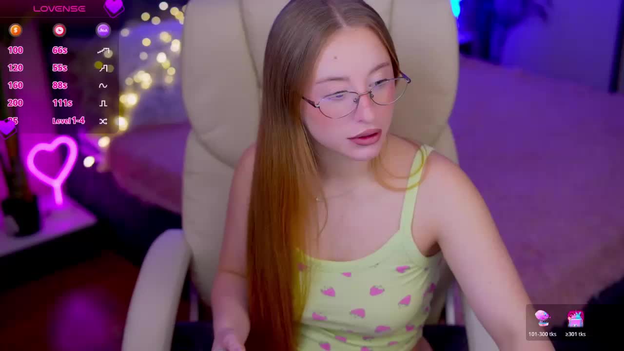 SilverrMoon Cam Model Chat November 3, 2025