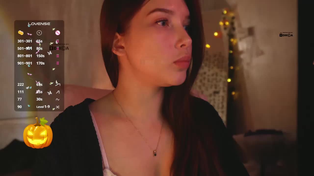 _Q_ Cam Model Chat November 3, 2025