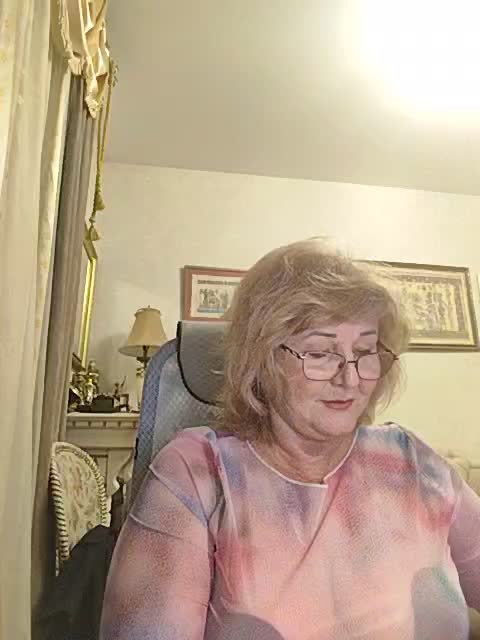 KarinkaSweet Cam Model Chat November 3, 2025
