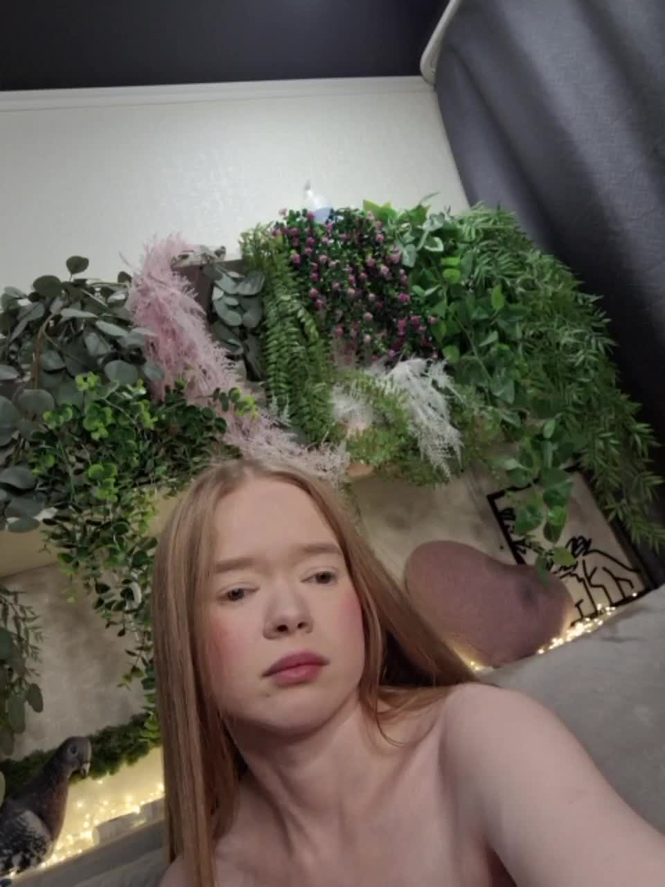 -scyrim- Cam Model Chat November 3, 2025