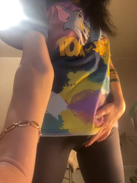 Karolina_Milf Cam Model Chat November 3, 2025