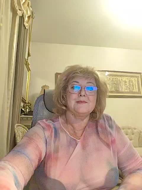 KarinkaSweet Cam Model Chat November 3, 2025