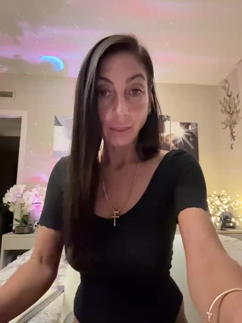 IrinkaGata Cam Model Chat November 3, 2025