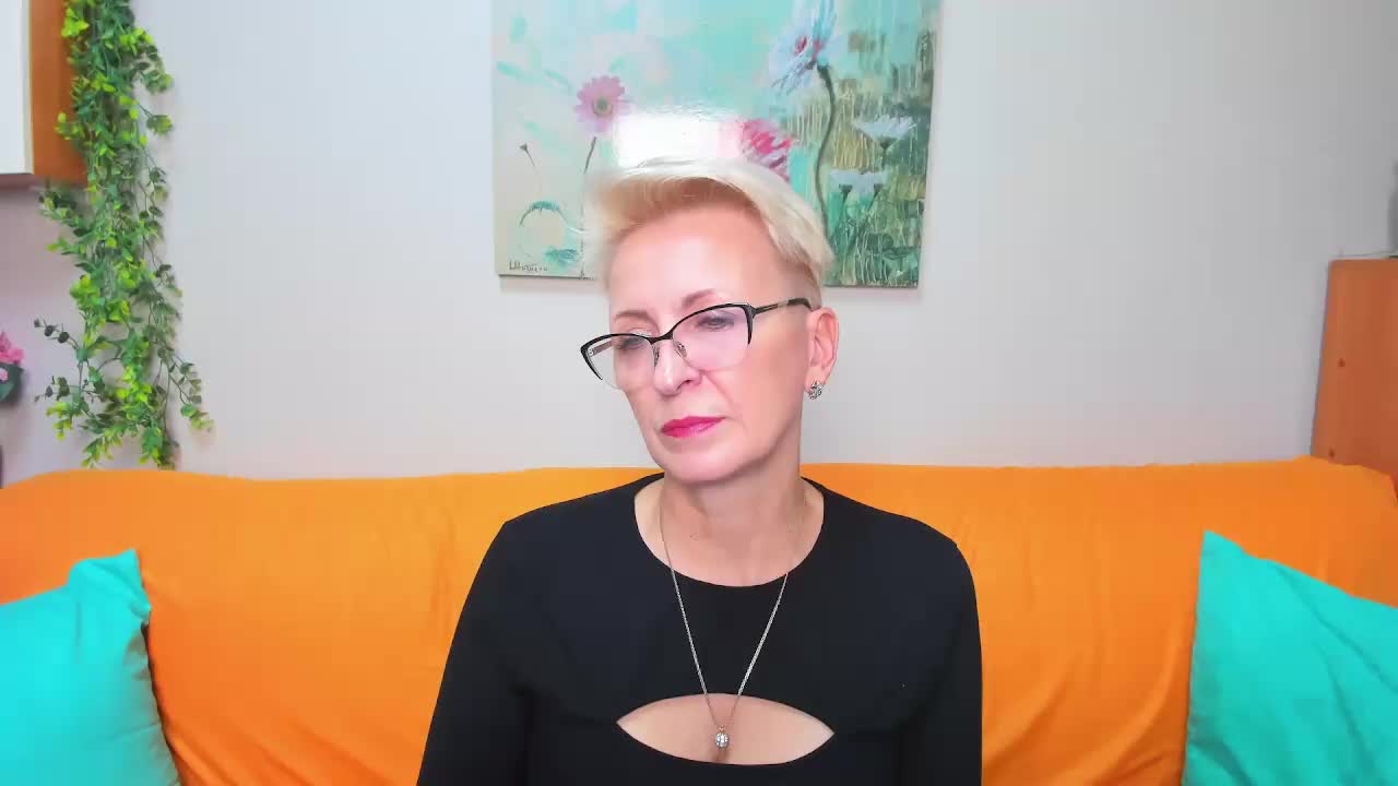 iamyourdream89 Cam Model Chat November 3, 2025