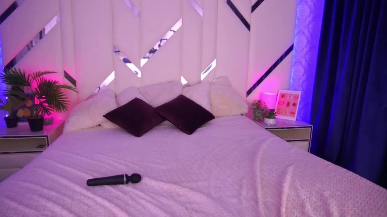 FloraGreys Cam Model Chat November 3, 2025