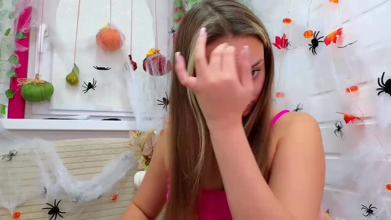 misss-vikki Cam Model Chat November 3, 2025