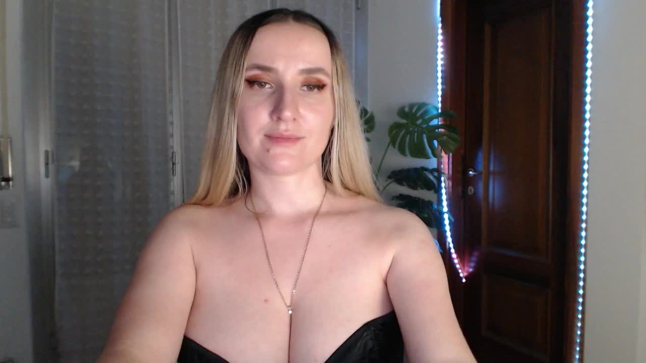 Alina-Lovely Cam Model Chat November 3, 2025