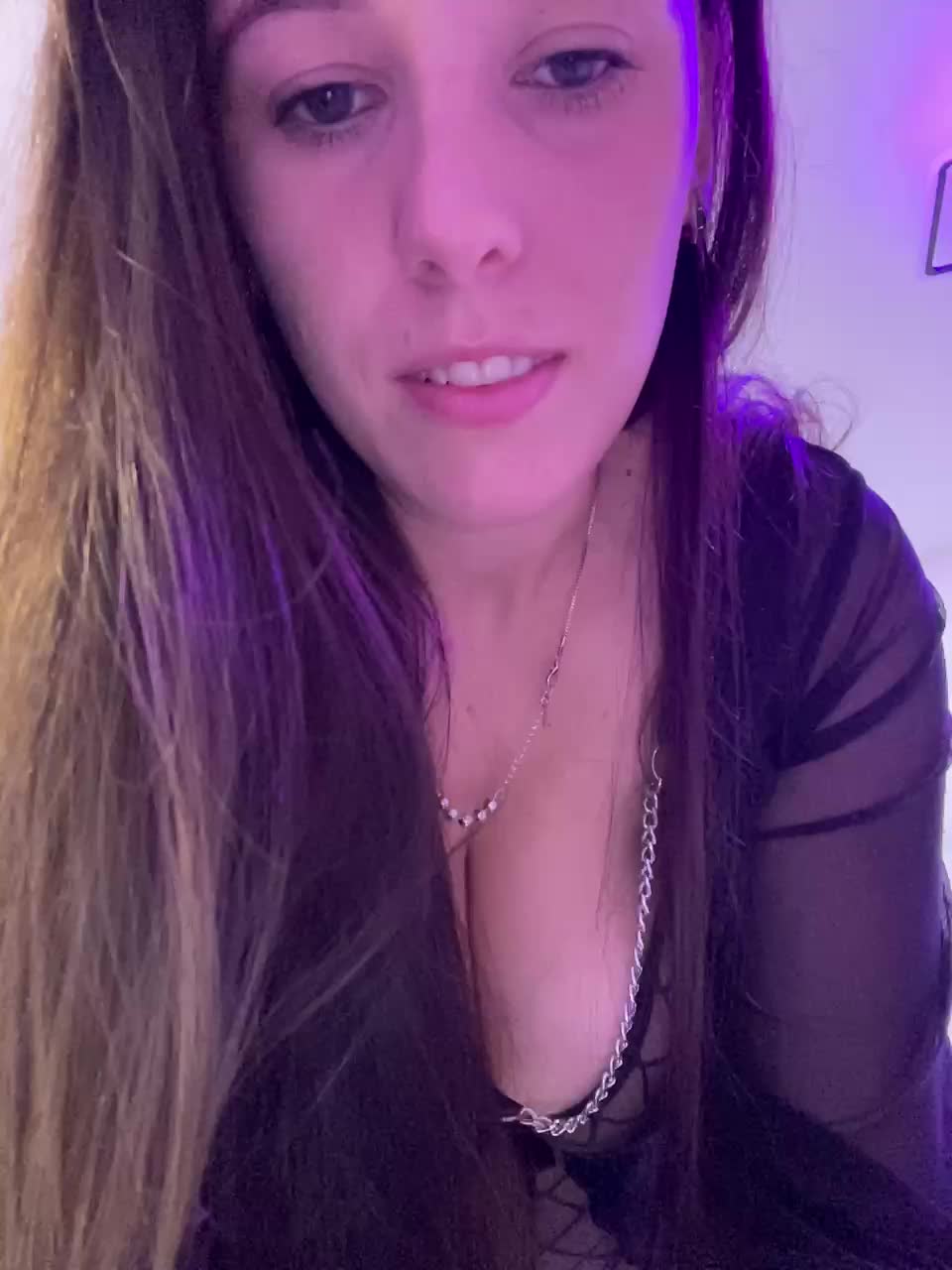 Potifays Cam Model Chat November 3, 2025