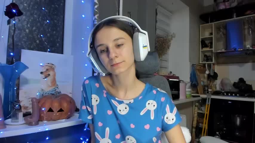 _Nika_Kik Cam Model Chat November 3, 2025