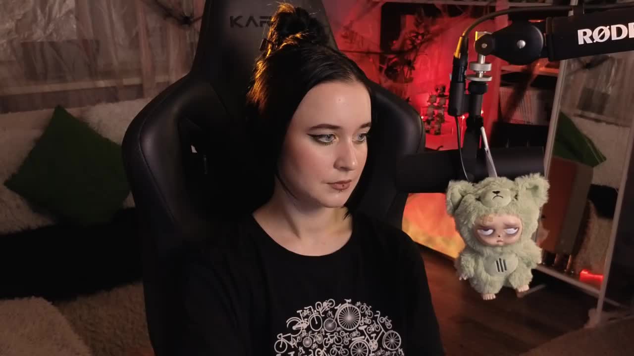 Kira_Li_Lime Cam Model Chat November 3, 2025