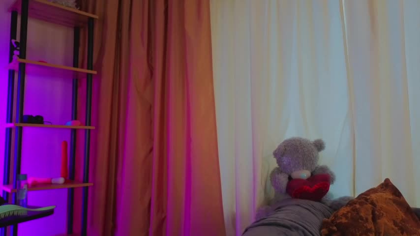 AliceOfWonders Cam Model Chat November 3, 2025