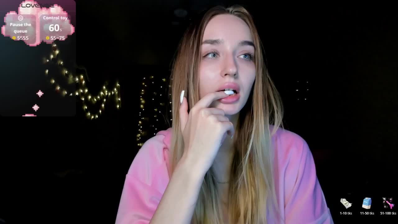 Polikinesis Cam Model Chat November 3, 2025