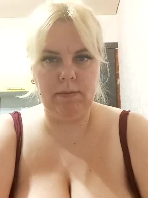 blondy_girl1499 Cam Model Chat November 3, 2025