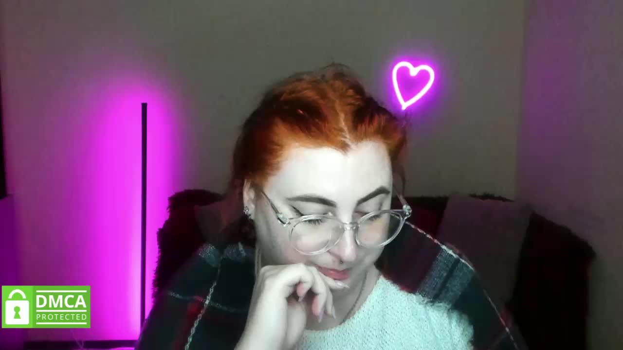 Aliciaredluv Cam Model Chat November 3, 2025