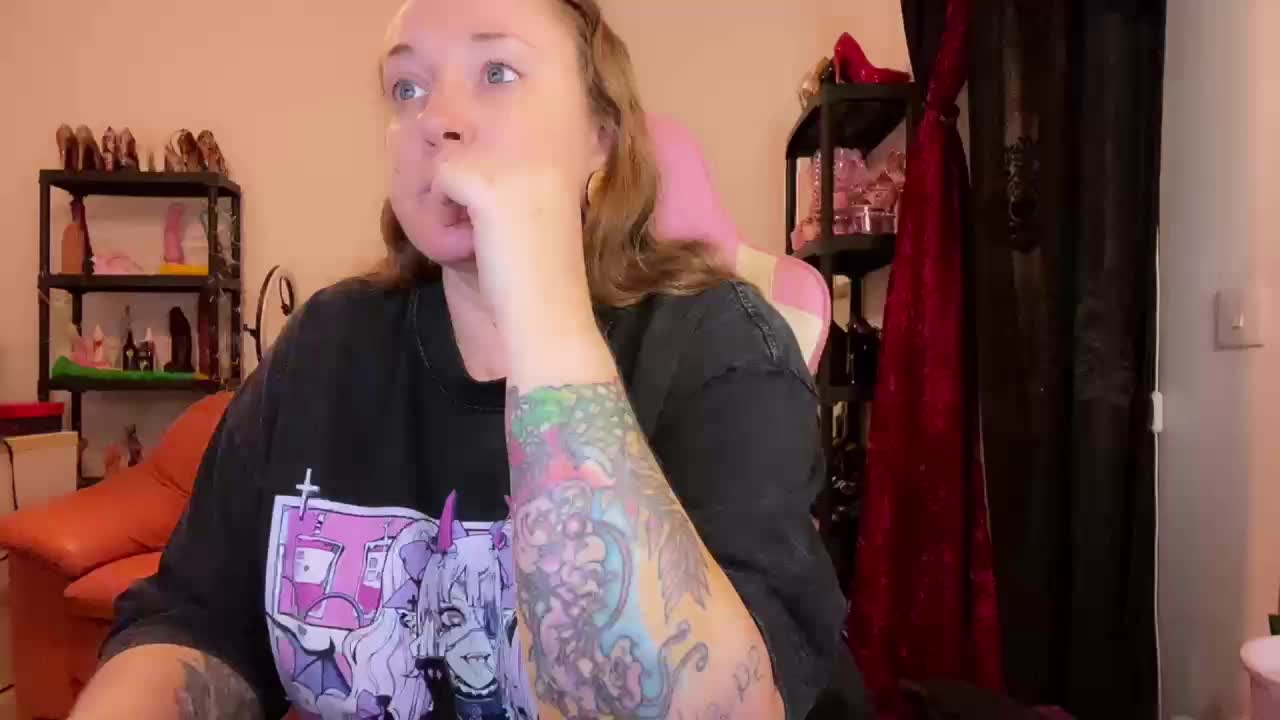 NylonQueen Cam Model Chat November 3, 2025