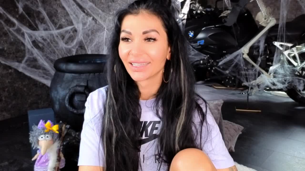 -BABAYAGA- Cam Model Chat November 3, 2025