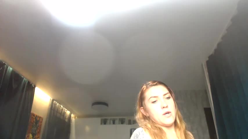 Reginasmilee Cam Model Chat November 3, 2025