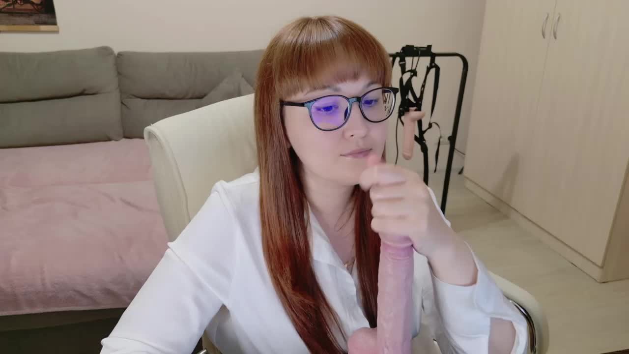 MISTRESS-FOX Cam Model Chat November 3, 2025