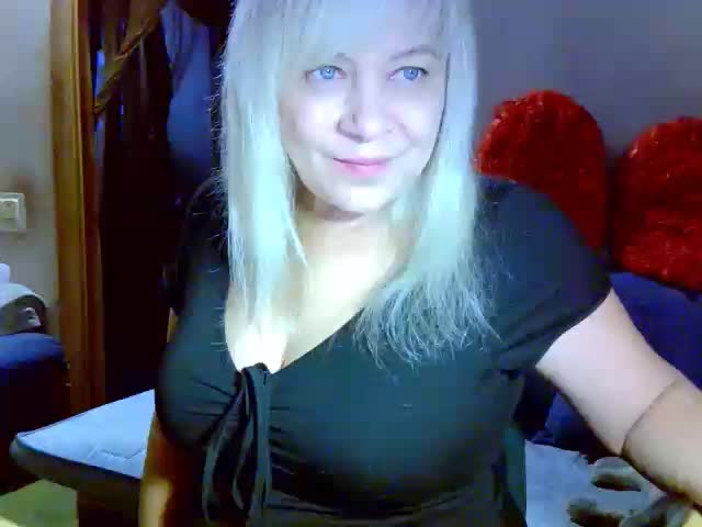Savan35na Cam Model Chat November 3, 2025