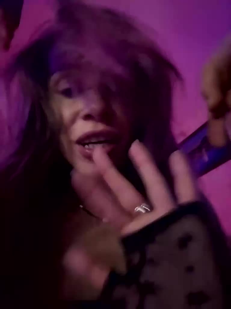 VIP17CoupleDream Cam Model Chat November 7, 2025