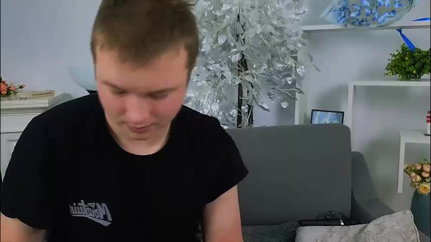 ollistiw Cam Model Chat November 7, 2025