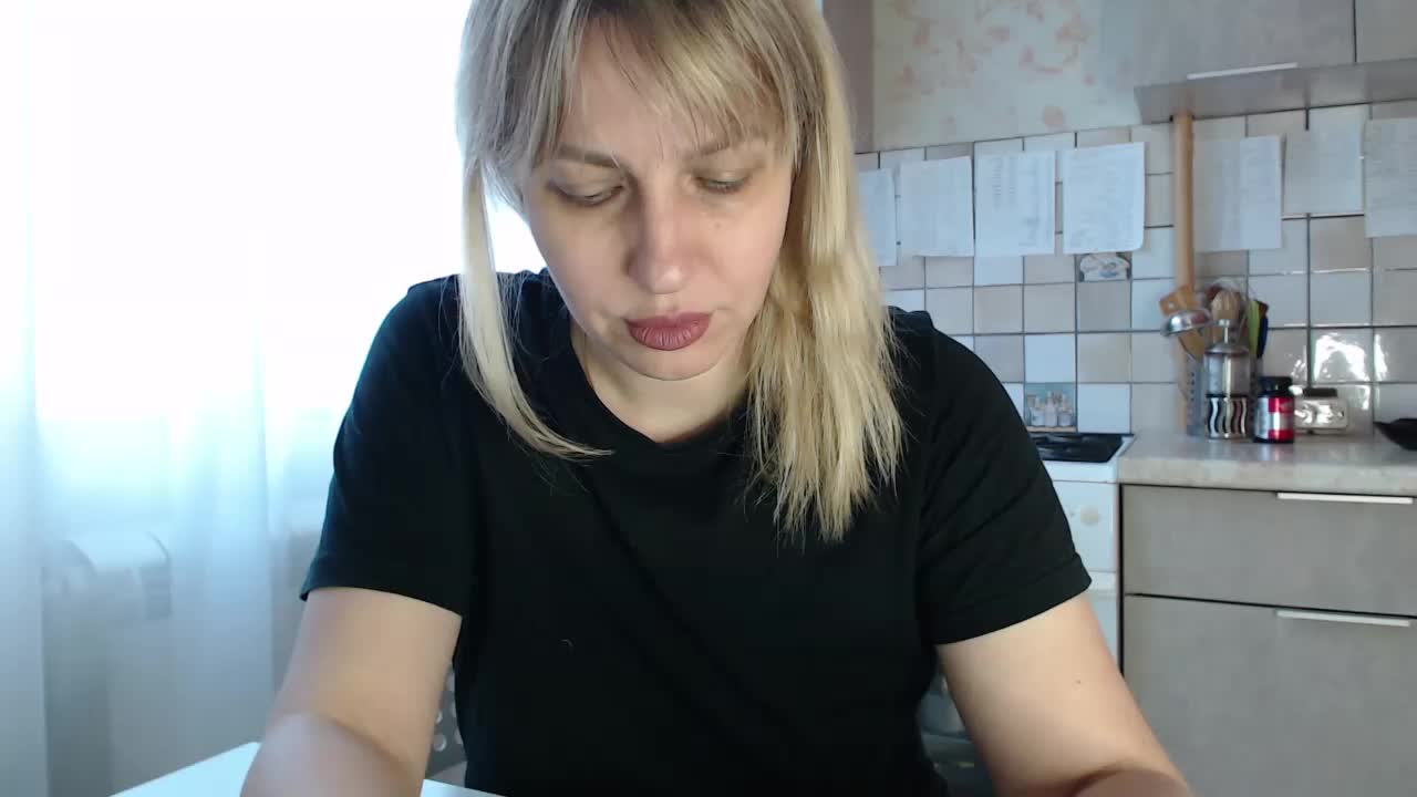 Karmella Cam Model Chat November 7, 2025