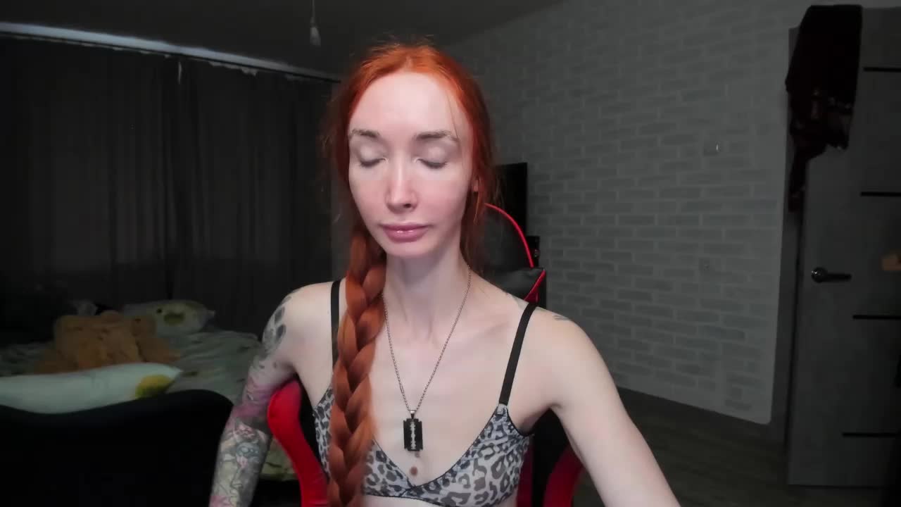 Roxy-Sun Cam Model Chat November 7, 2025