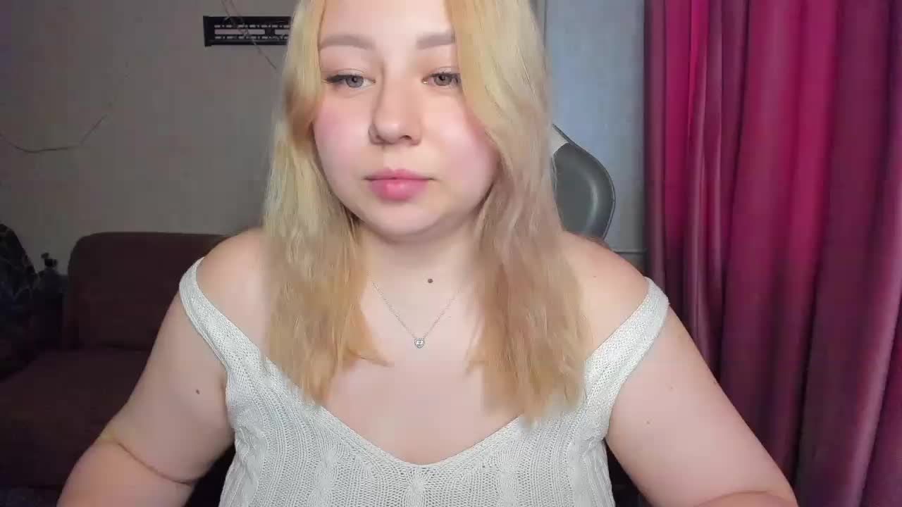 MilkaFoxy Cam Model Chat November 7, 2025