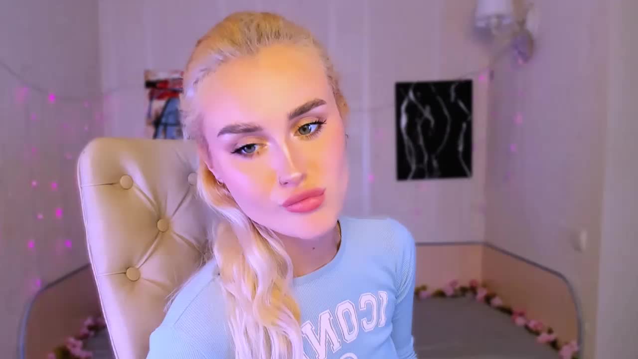 Ravenaaaa Cam Model Chat November 7, 2025