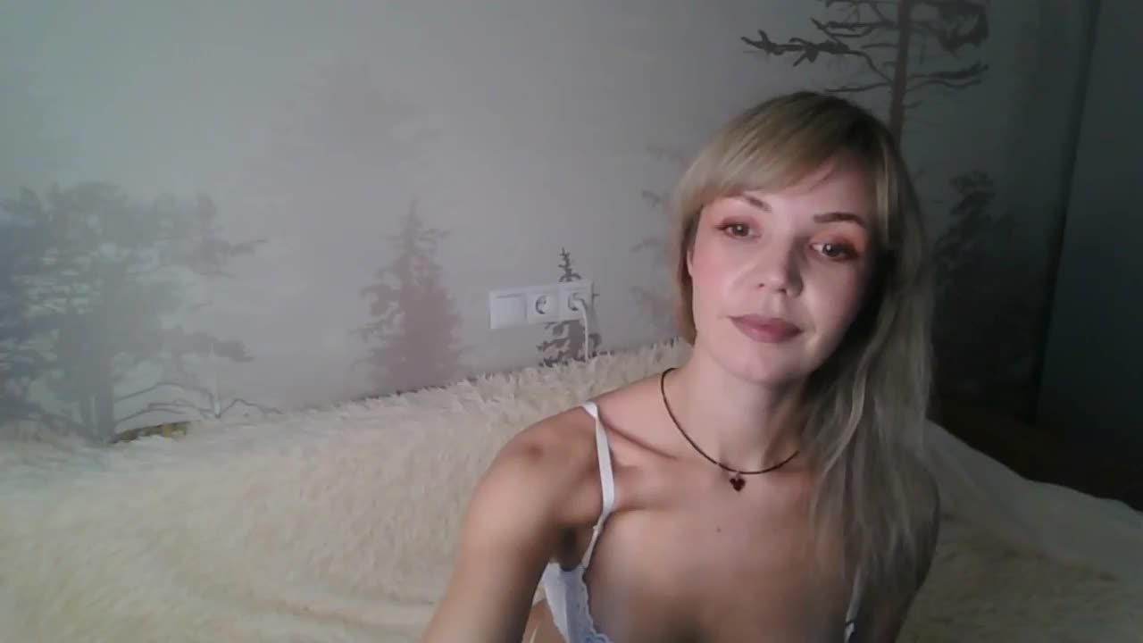 Red_Rose_98 Cam Model Chat November 7, 2025