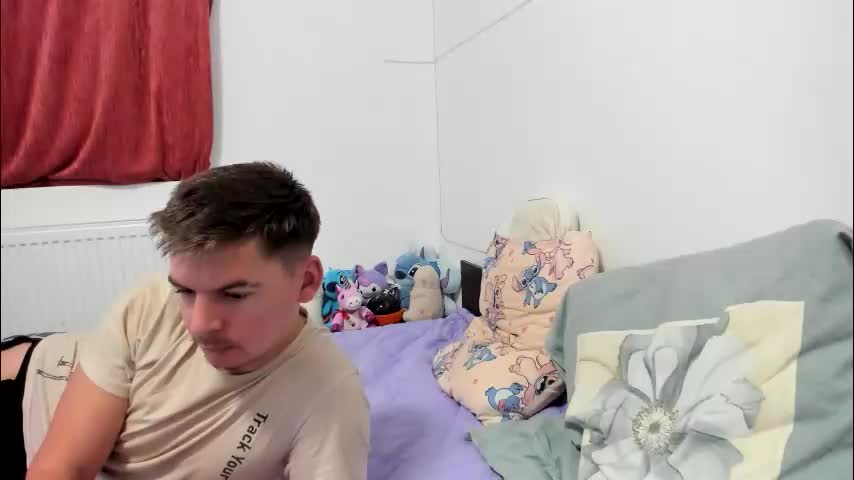 shy_in_bed Cam Model Chat November 7, 2025