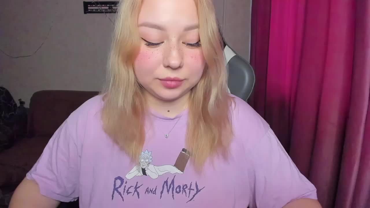 MilkaFoxy Cam Model Chat November 7, 2025