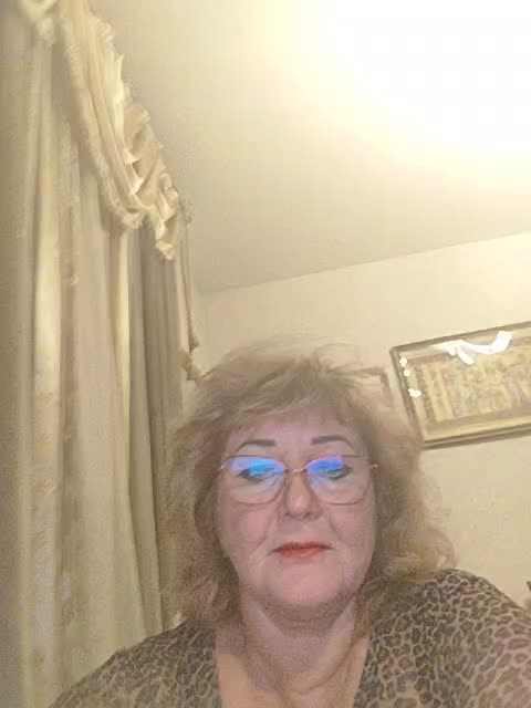 KarinkaSweet Cam Model Chat November 8, 2025