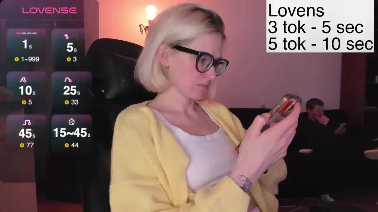 Sexy-Sweets Cam Model Chat November 8, 2025