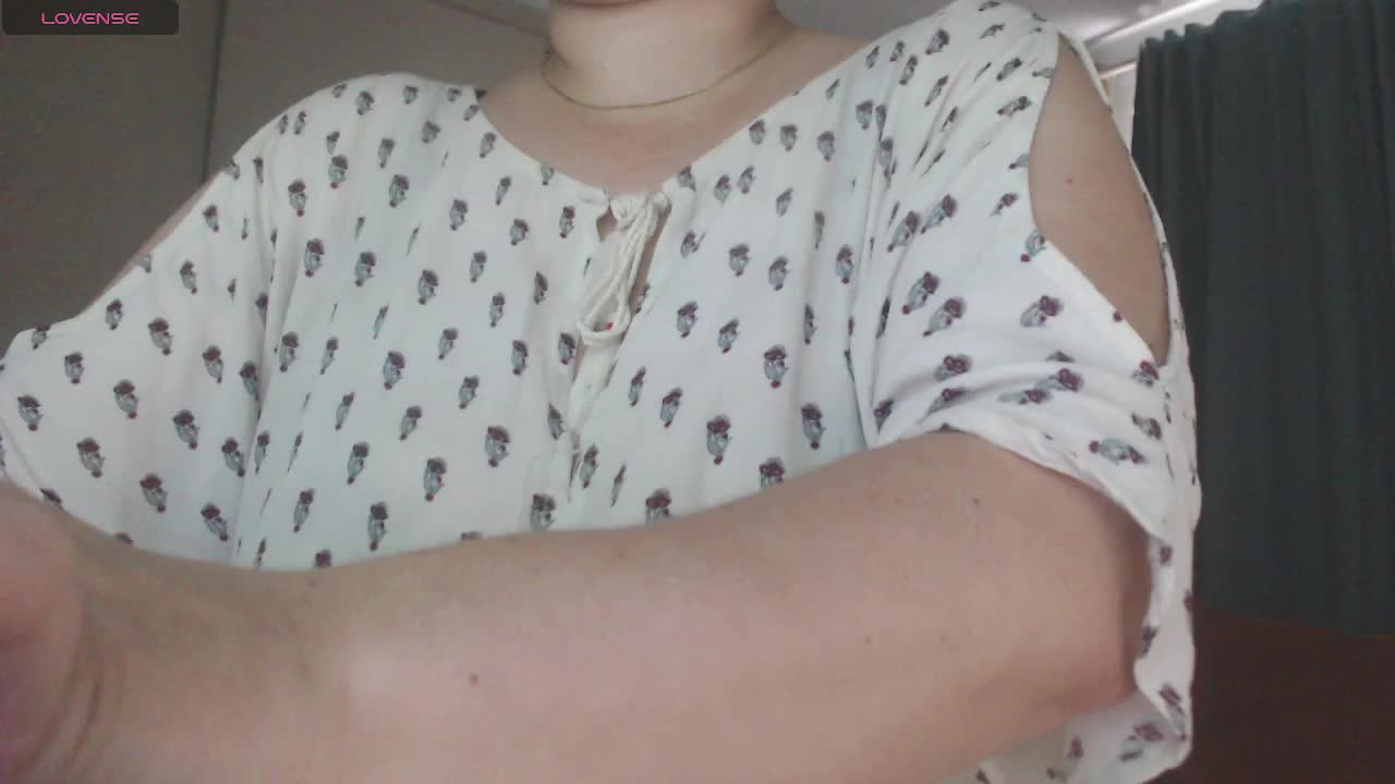 naturalmoommy Cam Model Chat November 8, 2025