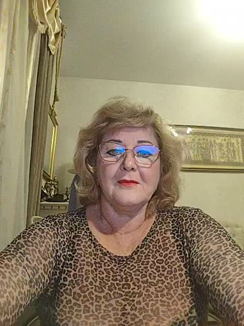 KarinkaSweet Cam Model Chat November 8, 2025